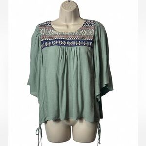 Embroidered Top‎